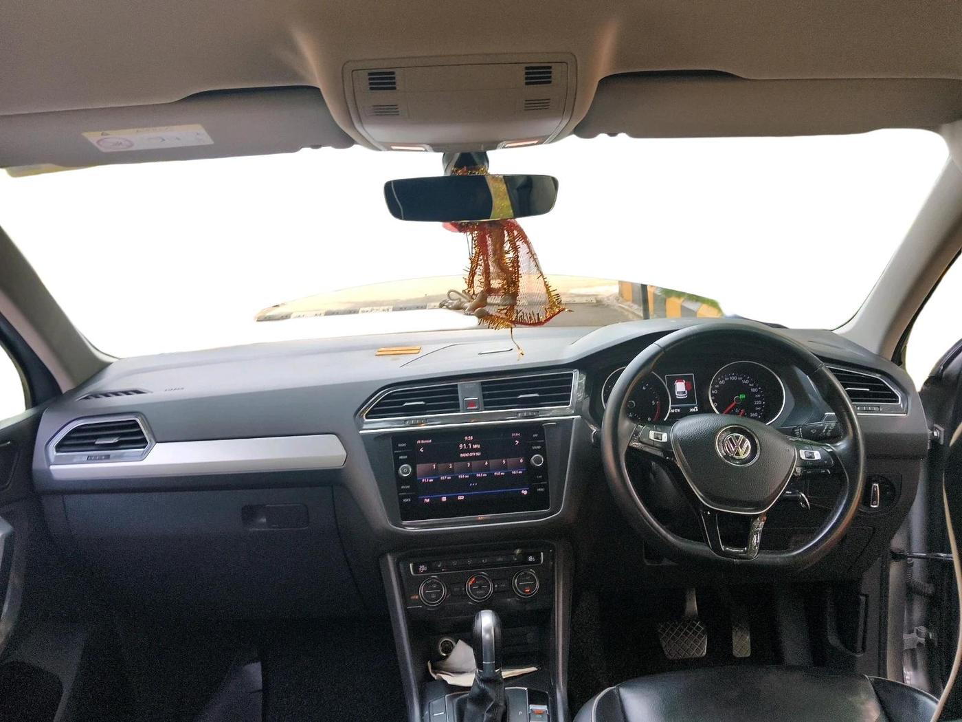 2017 Volkswagen TIGUAN COMFORTLINE TDI AT, Diesel, Automatic, 1,18,174 km, interior