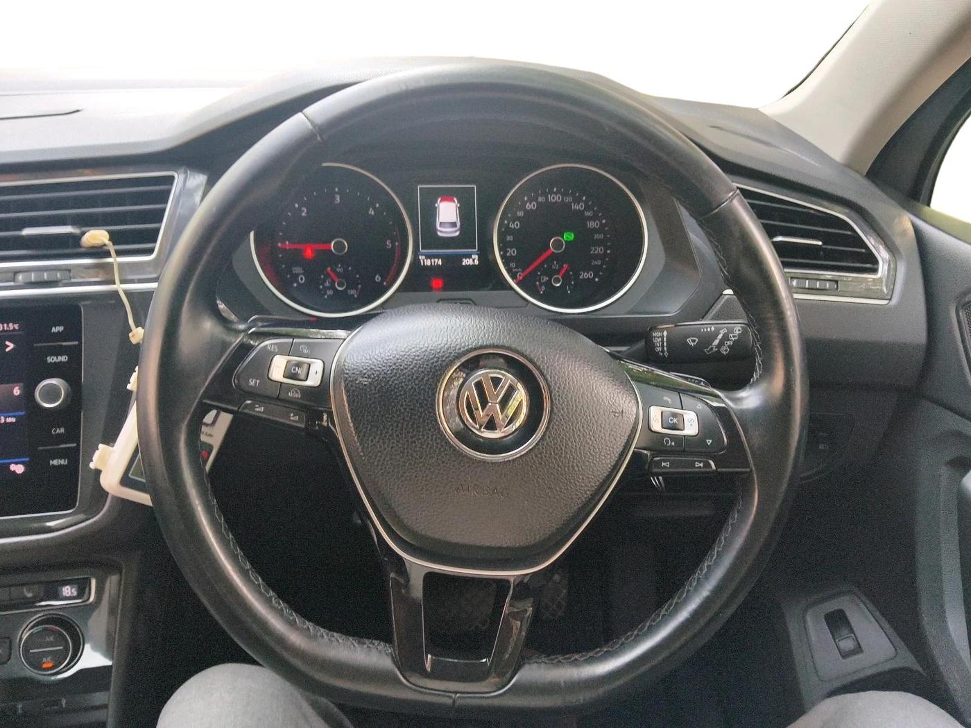 2017 Volkswagen TIGUAN COMFORTLINE TDI AT, Diesel, Automatic, 1,18,174 km, interior