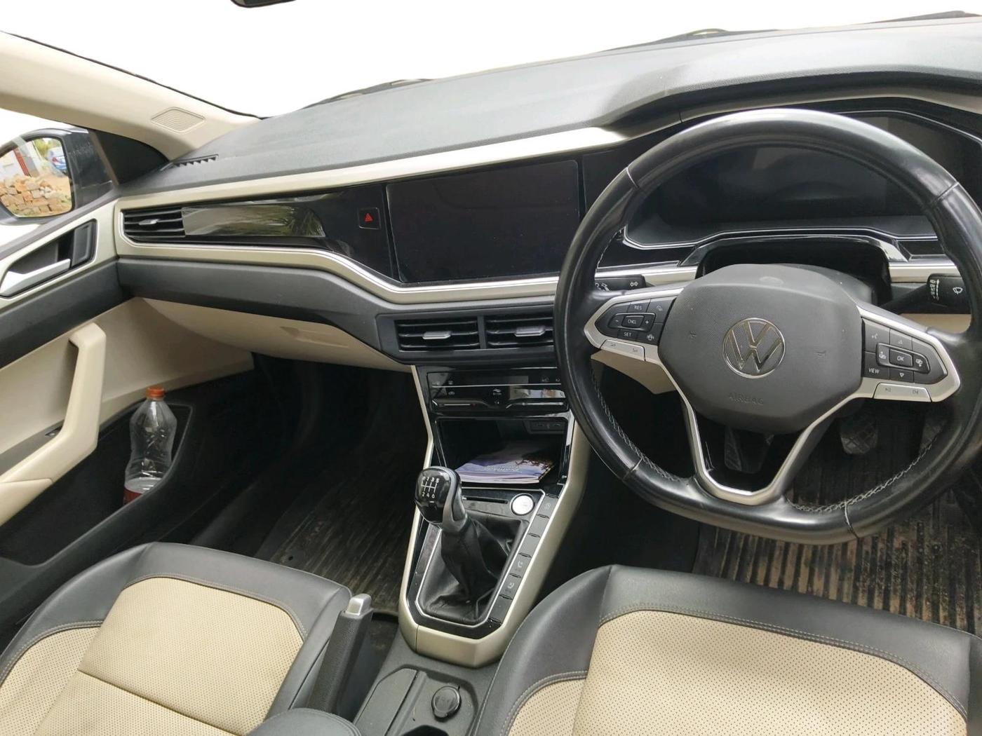 2023 Volkswagen VIRTUS TOPLINE TSI 1.0 MT, Petrol, Manual, 75,431 km, interior