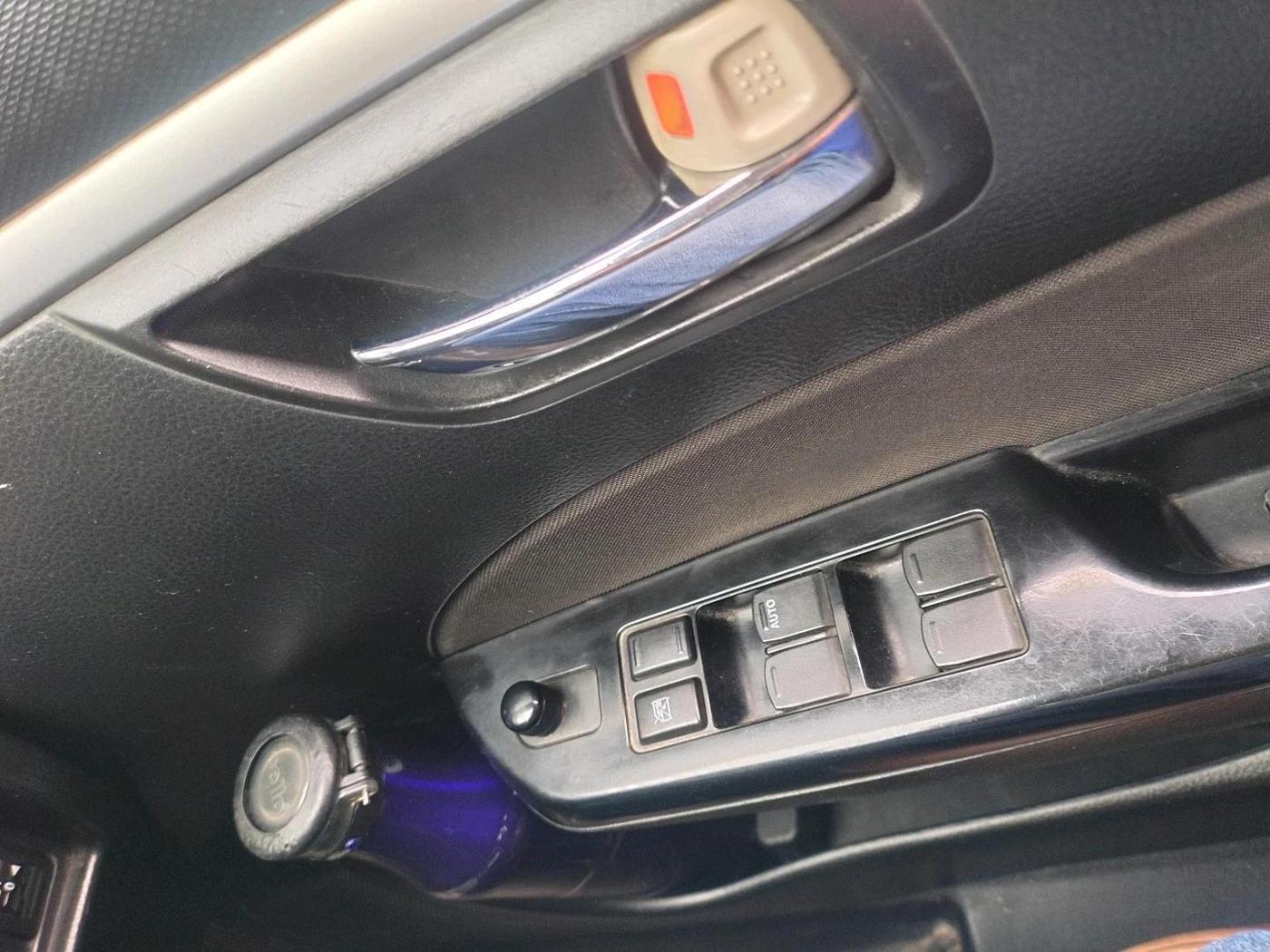 2011 Maruti Swift VDI, Diesel, Manual, 1,74,820 km, interior
