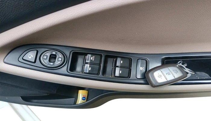 2018 Hyundai Elite i20 ASTA 1.2 (O), Petrol, Manual, 1,16,351 km, interior