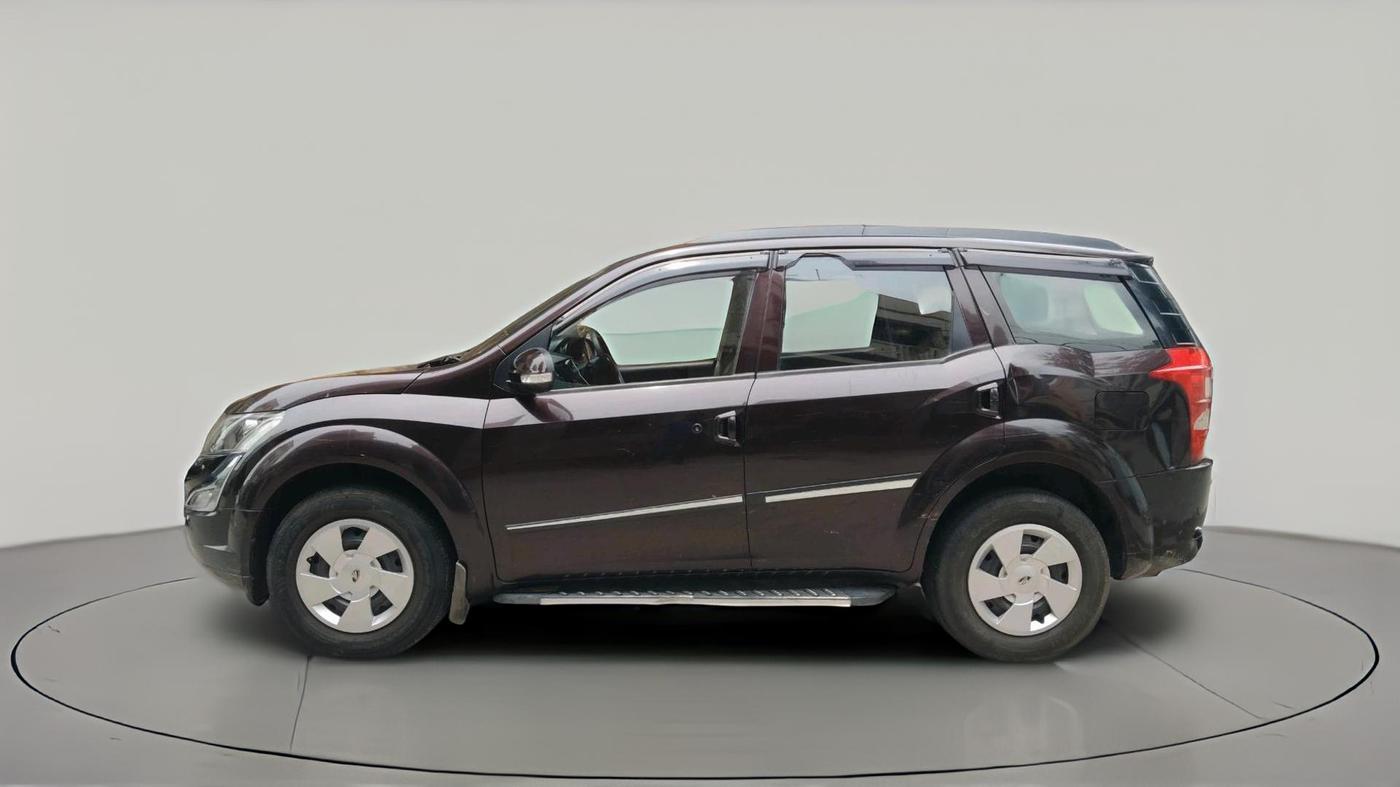 2016 Mahindra XUV500 W4, Diesel, Manual, 1,11,245 km, exterior
