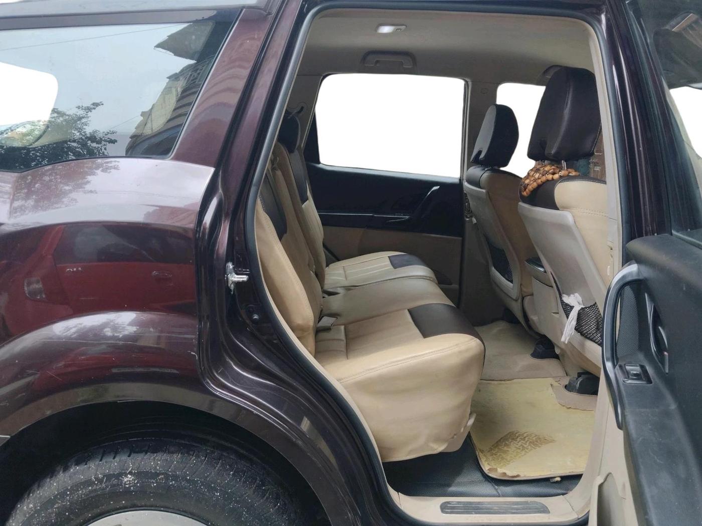 2016 Mahindra XUV500 W4, Diesel, Manual, 1,11,245 km, interior