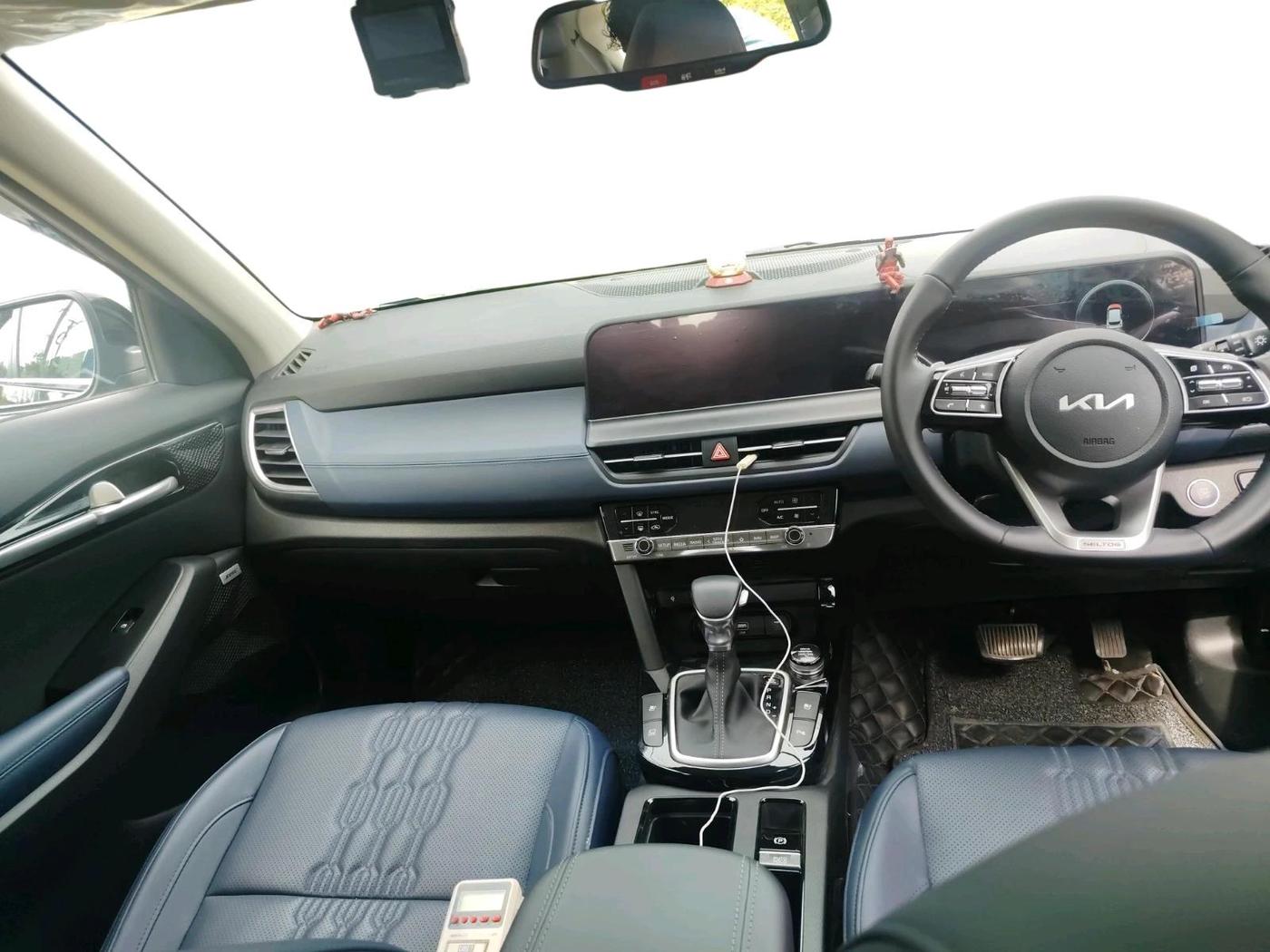 2025 KIA SELTOS HTX (O) 1.5 Petrol iVT, Petrol, Automatic, 7,811 km, interior