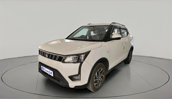 2023 Mahindra XUV300 W6 1.2 PETROL, Petrol, Manual, 28,808 km, exterior