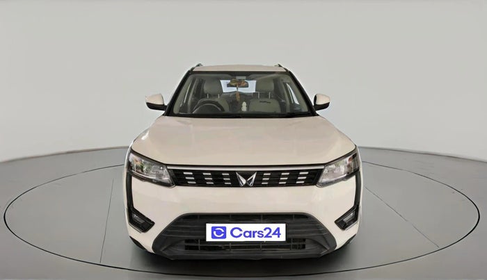 2023 Mahindra XUV300 W6 1.2 PETROL, Petrol, Manual, 28,808 km, exterior