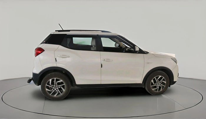 2023 Mahindra XUV300 W6 1.2 PETROL, Petrol, Manual, 28,808 km, exterior