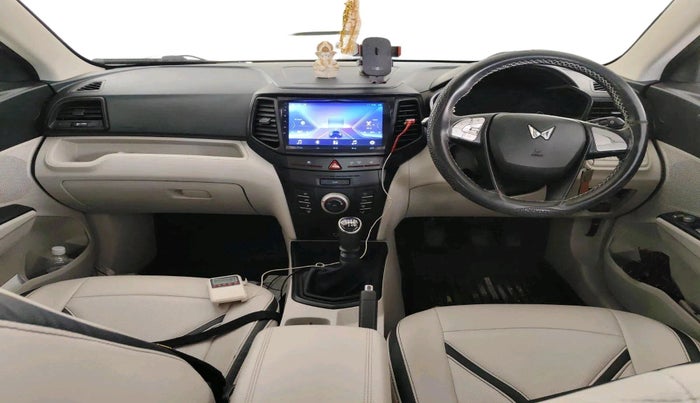 2023 Mahindra XUV300 W6 1.2 PETROL, Petrol, Manual, 28,808 km, interior