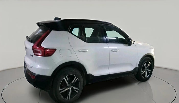 2018 Volvo XC 40 D4 R DESIGN, Diesel, Automatic, 94,017 km, exterior