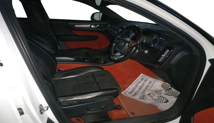 2018 Volvo XC 40 D4 R DESIGN, Diesel, Automatic, 94,017 km, interior