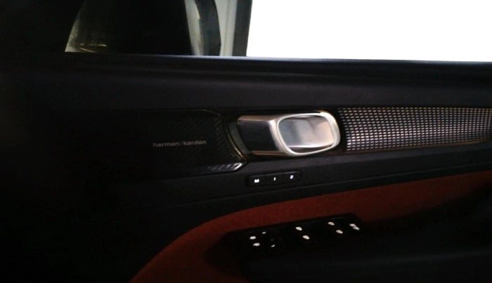 2018 Volvo XC 40 D4 R DESIGN, Diesel, Automatic, 94,017 km, interior