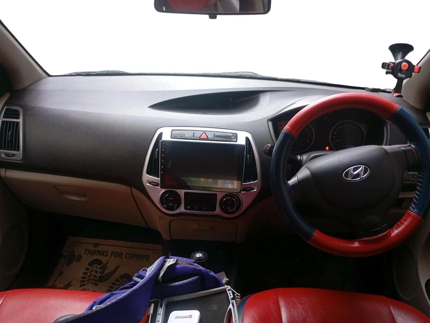2014 Hyundai i20 MAGNA 1.2, Petrol, Manual, 77,980 km, interior