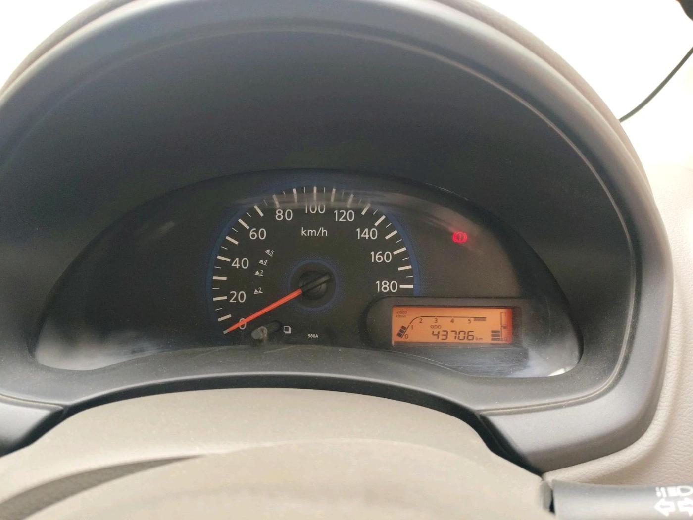 2014 Datsun Go T, Petrol, Manual, 43,706 km, interior