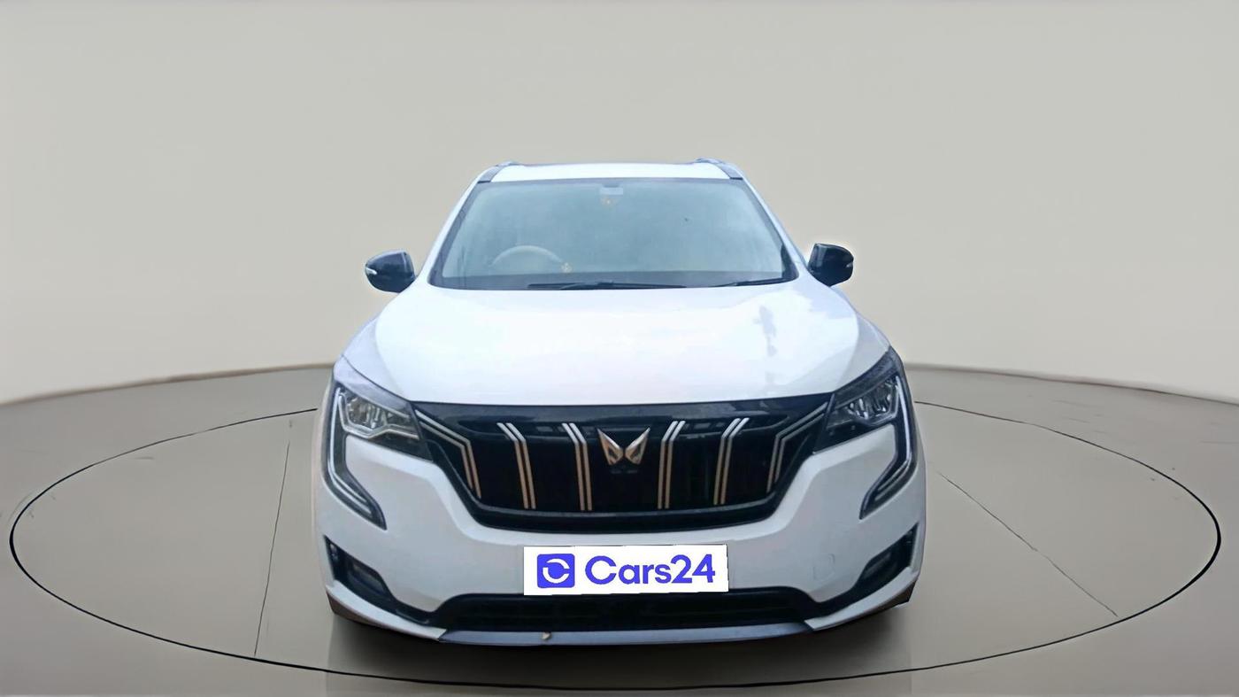 2025 Mahindra XUV700 AX 5 D MT 7 STR, Diesel, Manual, 15,949 km, exterior