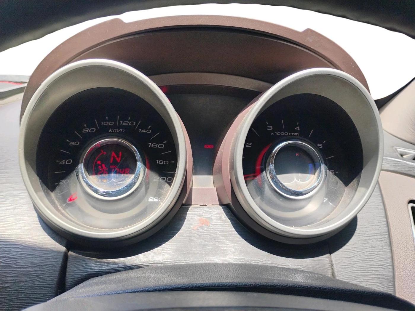 2012 Mahindra XUV500 W8, Diesel, Manual, 2,61,748 km, interior