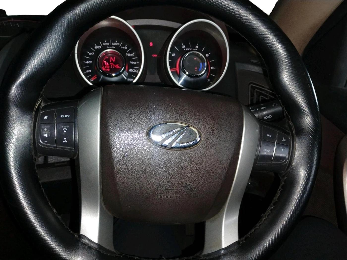 2012 Mahindra XUV500 W8, Diesel, Manual, 2,61,748 km, interior