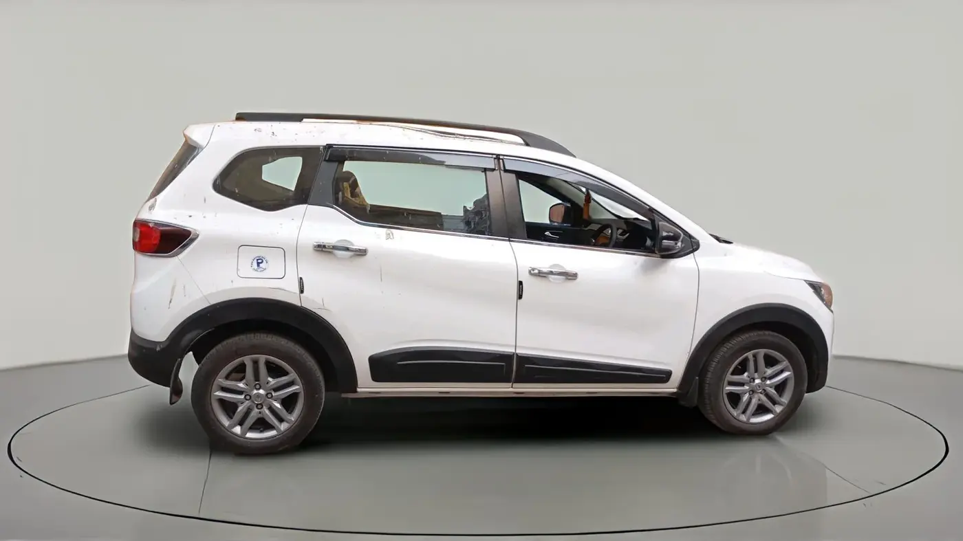 2022 Renault TRIBER RXZ AMT, Petrol, Automatic, 62,000 km, exterior