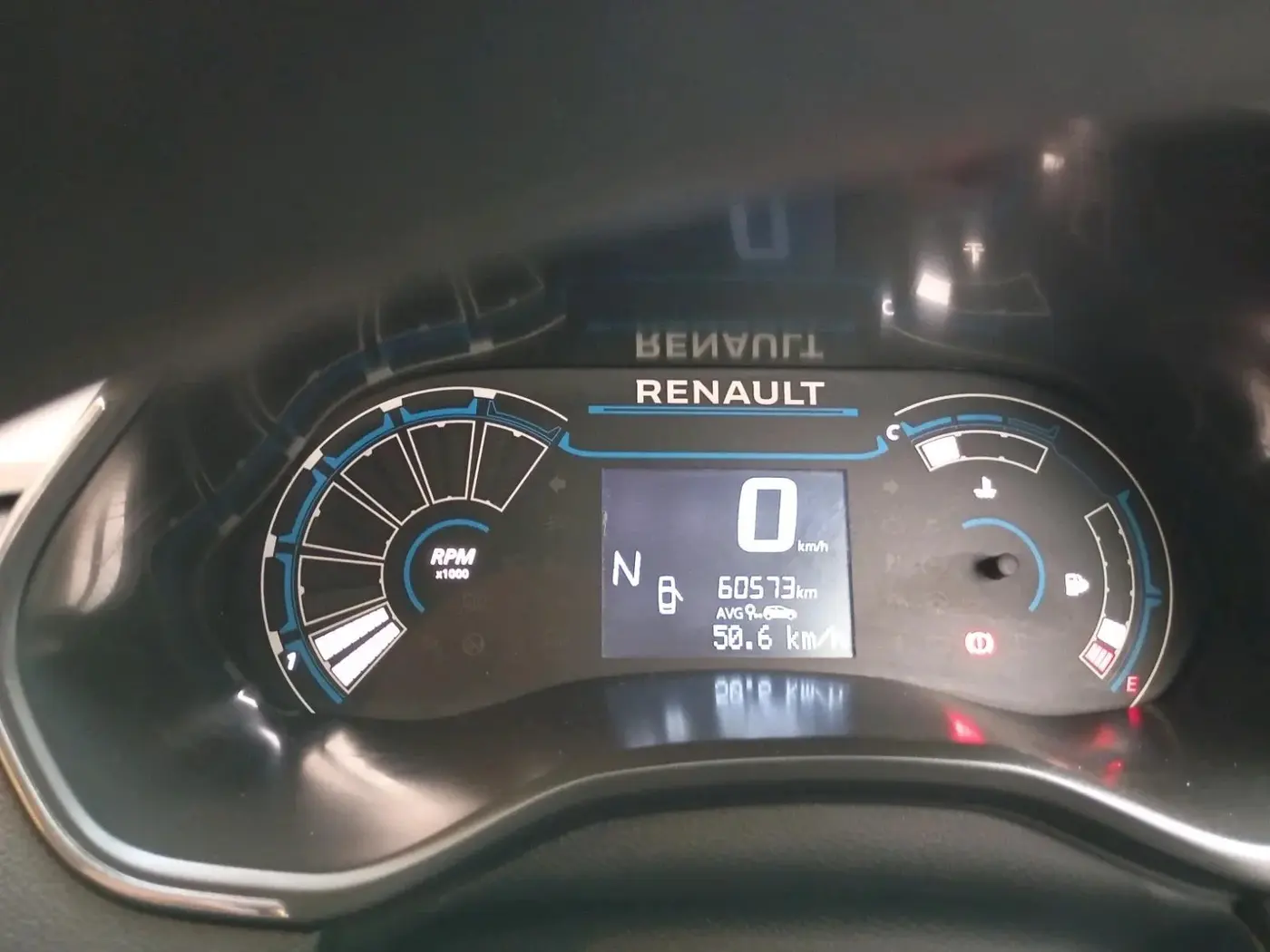 2022 Renault TRIBER RXZ AMT, Petrol, Automatic, 62,000 km, interior