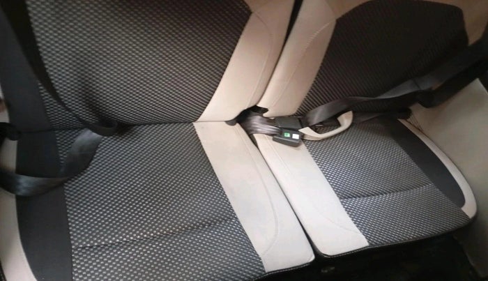 2022 Renault TRIBER RXZ AMT, Petrol, Automatic, 60,573 km, interior