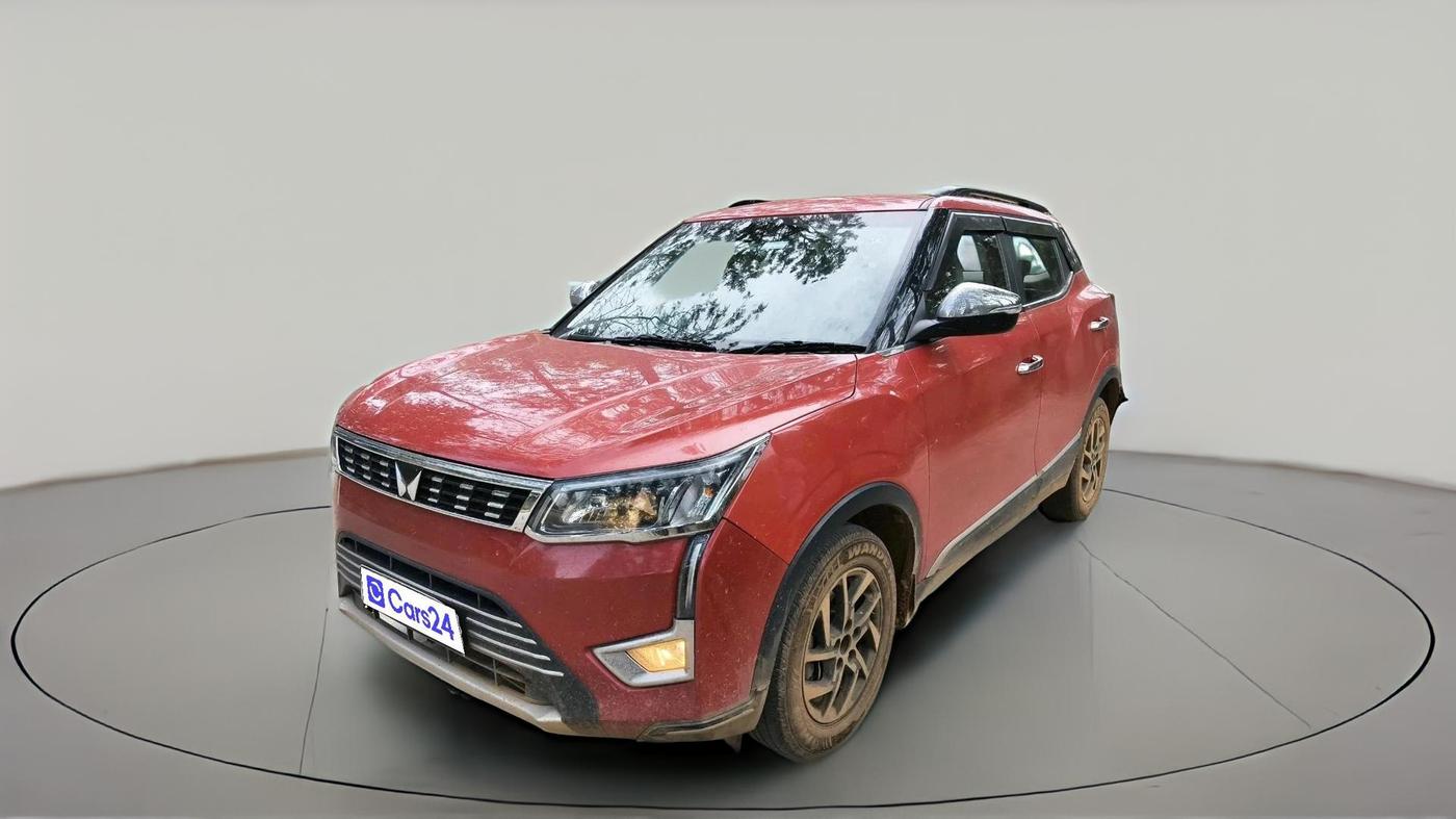 2022 Mahindra XUV300 W8 (O) 1.5 DIESEL, Diesel, Manual, 1,53,069 km, exterior