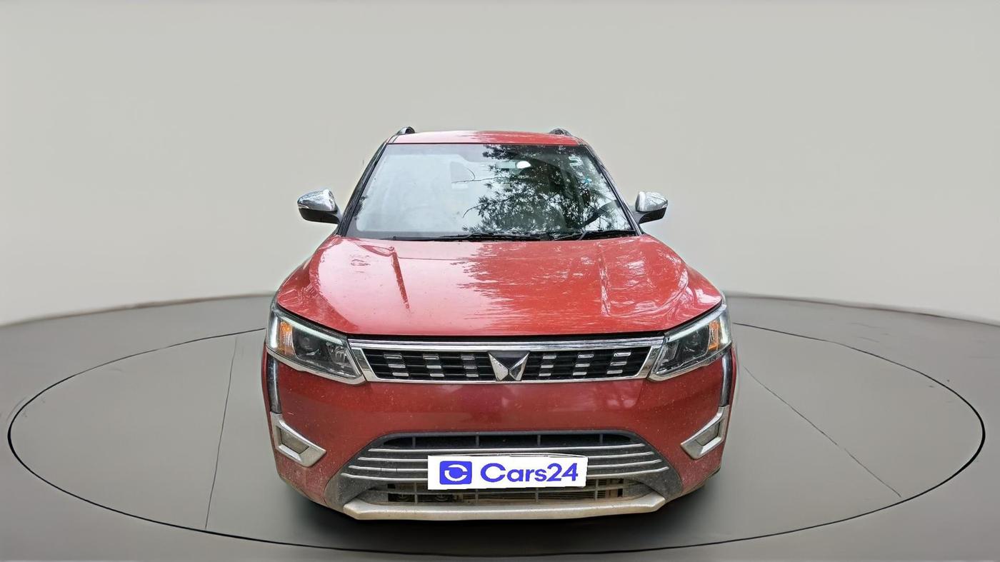 2022 Mahindra XUV300 W8 (O) 1.5 DIESEL, Diesel, Manual, 1,53,069 km, exterior