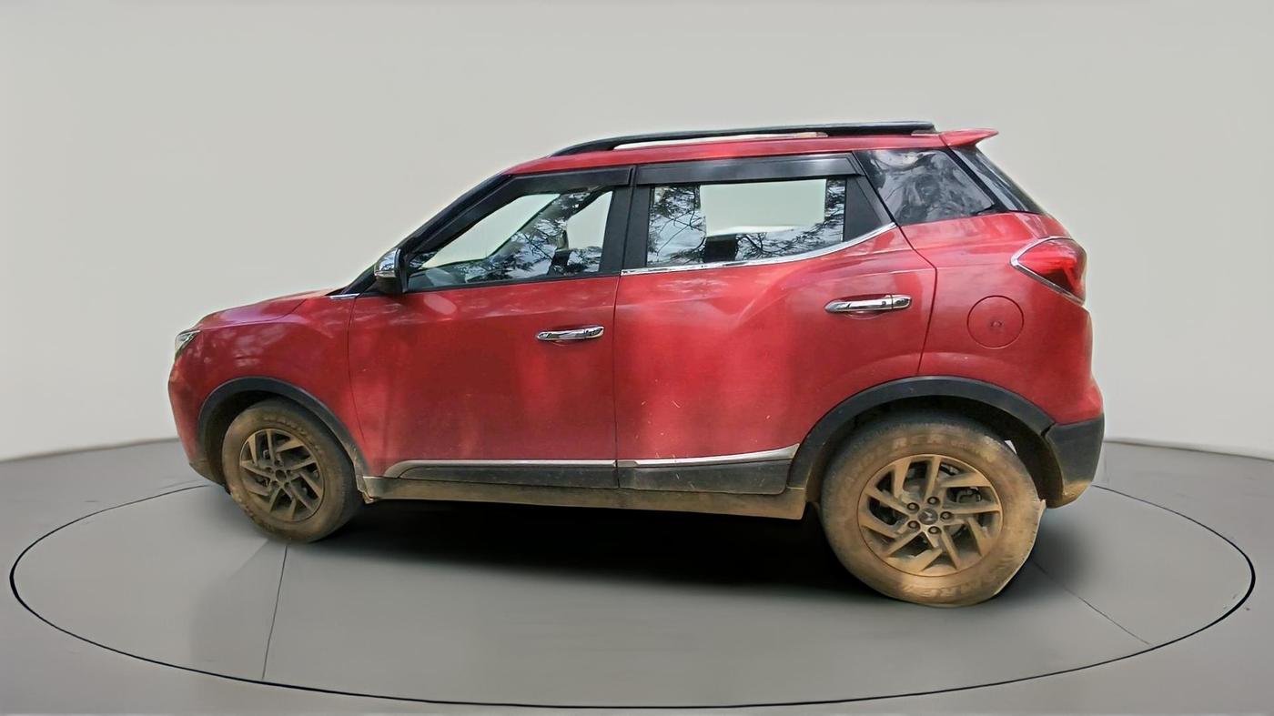2022 Mahindra XUV300 W8 (O) 1.5 DIESEL, Diesel, Manual, 1,53,069 km, exterior