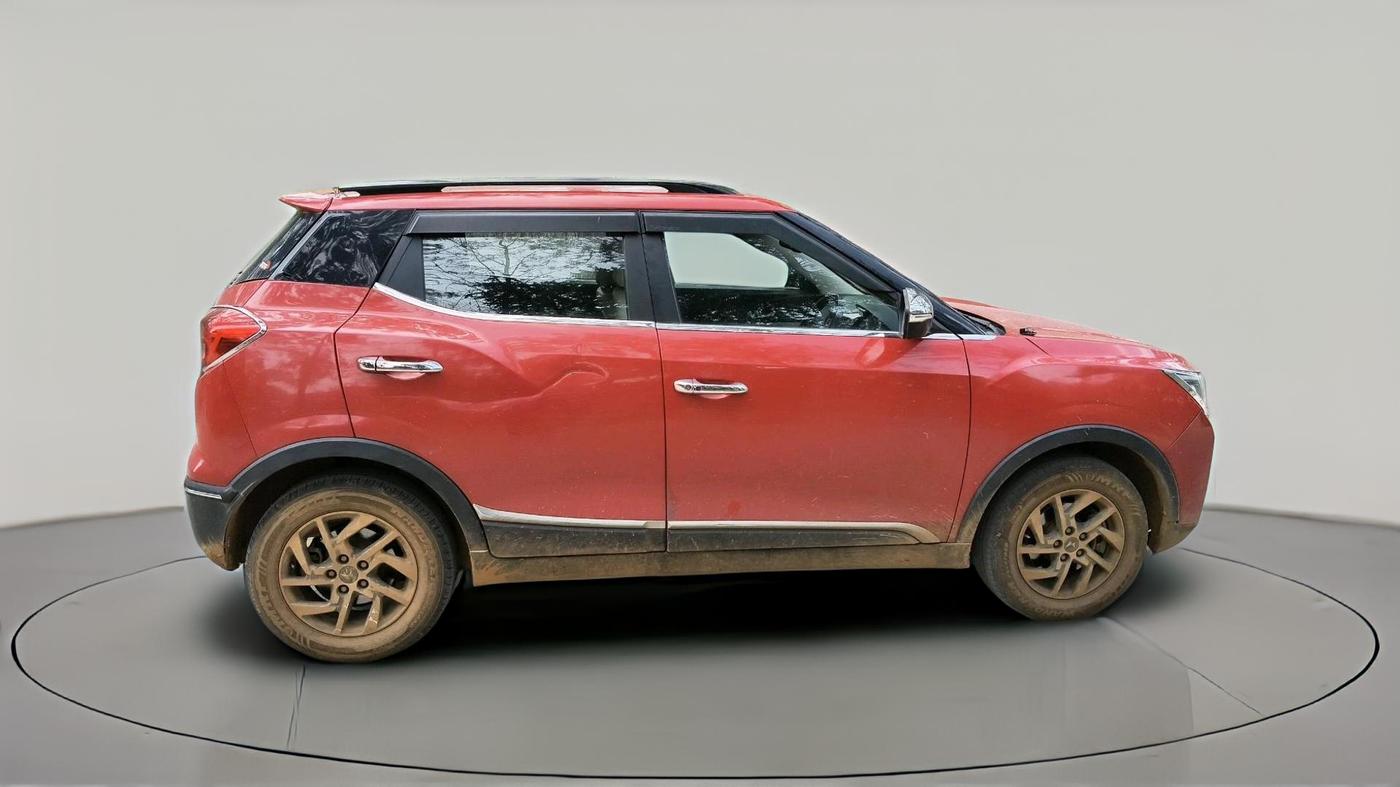 2022 Mahindra XUV300 W8 (O) 1.5 DIESEL, Diesel, Manual, 1,53,069 km, exterior