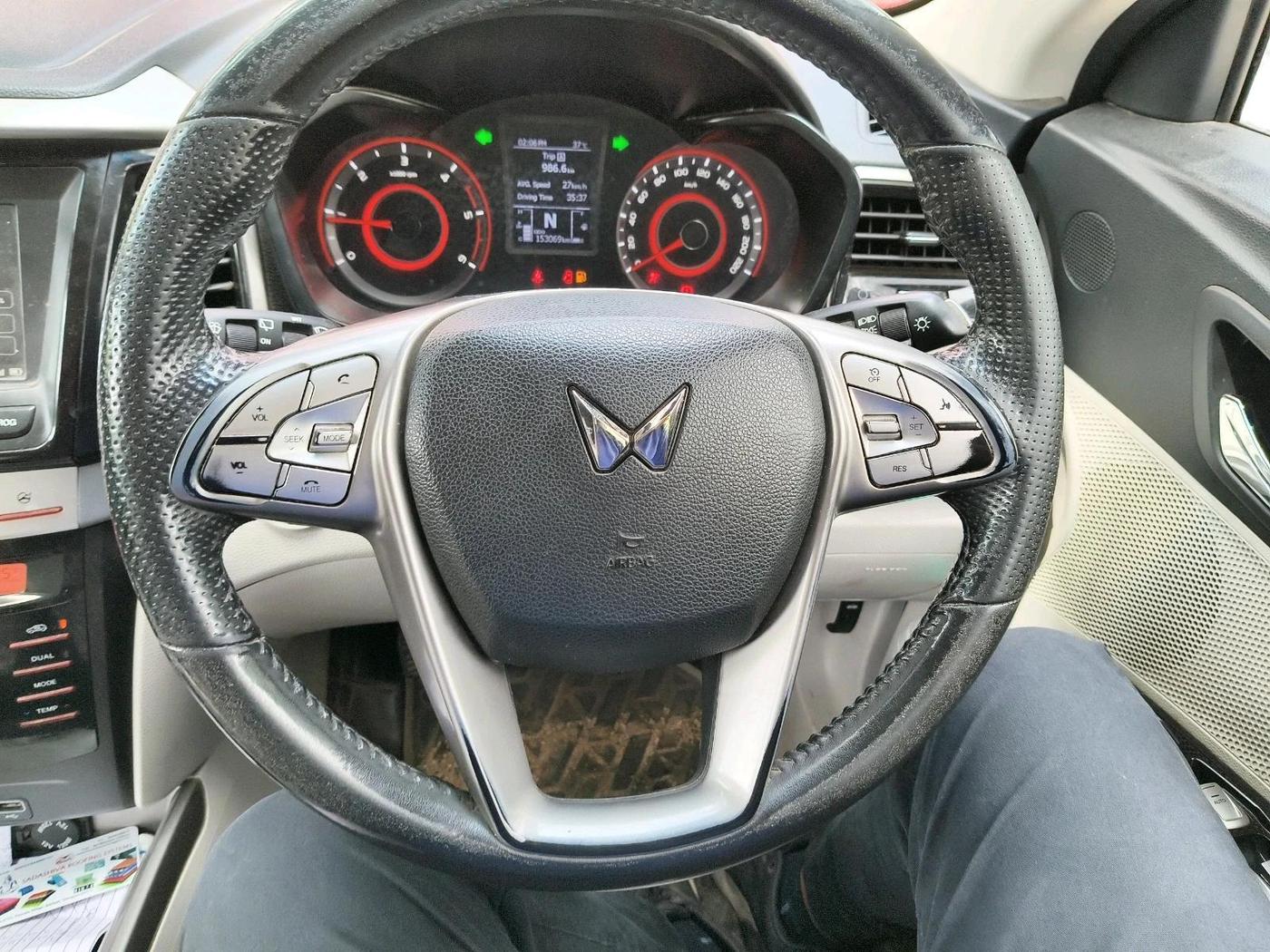 2022 Mahindra XUV300 W8 (O) 1.5 DIESEL, Diesel, Manual, 1,53,069 km, interior