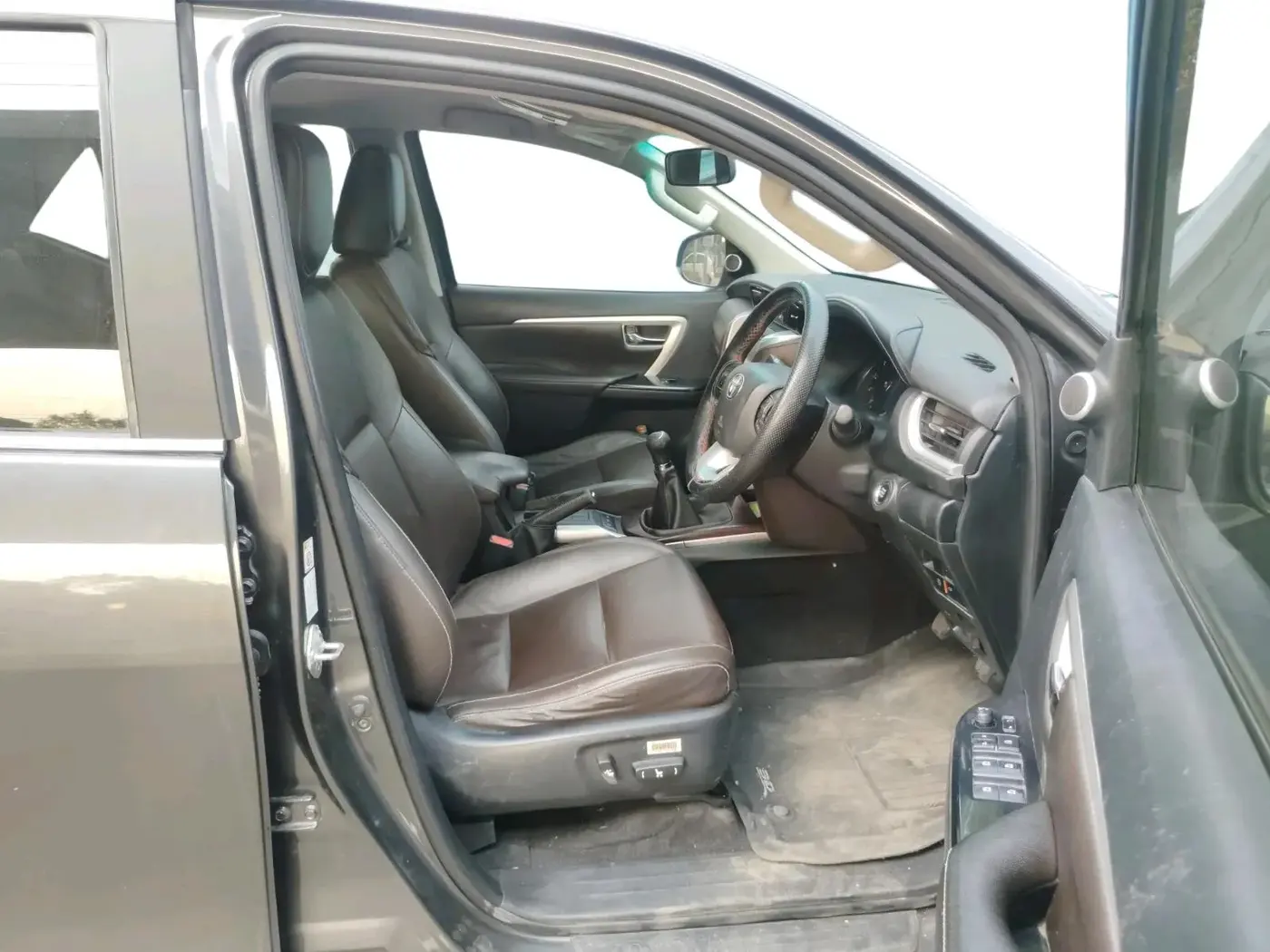 2018 Toyota Fortuner 2.8 4X2 MT, Diesel, Manual, 1,20,013 km, interior