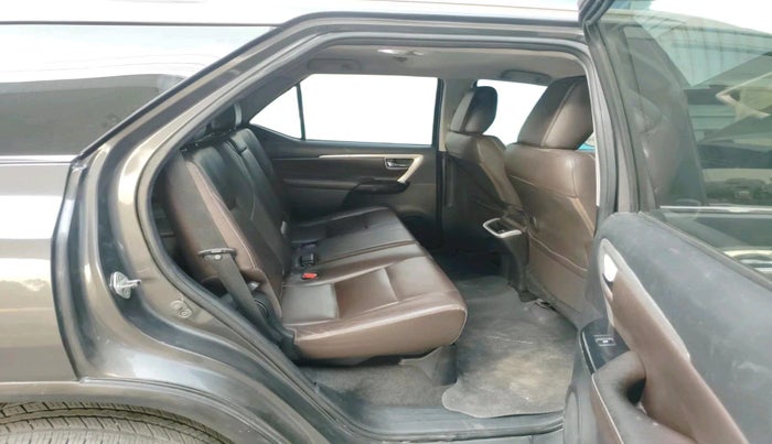 2018 Toyota Fortuner 2.8 4X2 MT, Diesel, Manual, 1,20,013 km, interior