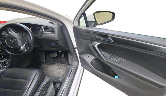 2019 Volkswagen TIGUAN HIGHLINE TDI AT, Diesel, Automatic, 74,005 km, interior