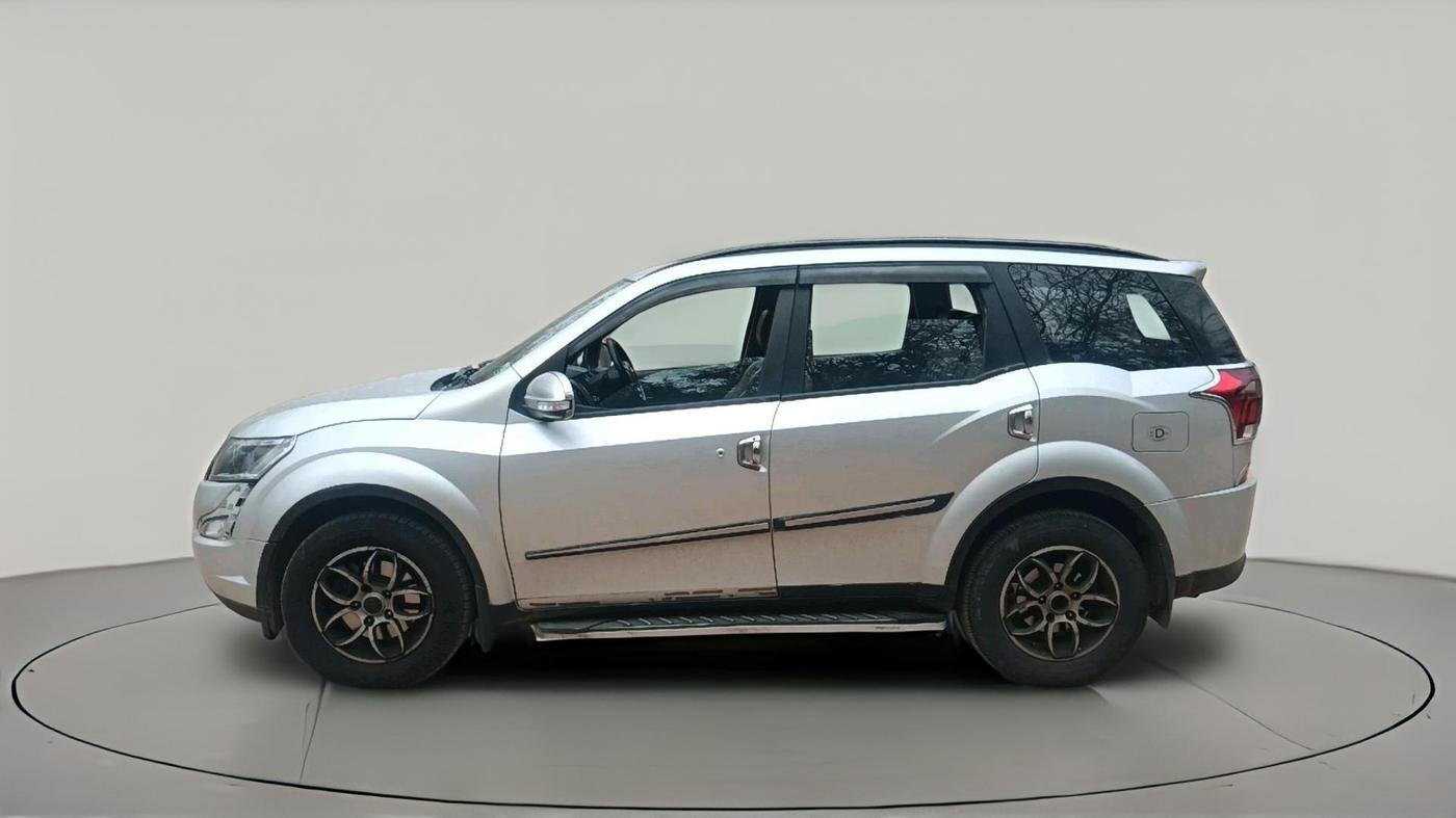 2021 Mahindra XUV500 W7, Diesel, Manual, 1,47,063 km, exterior