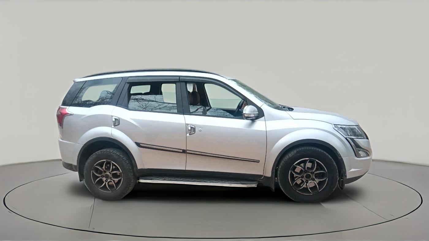 2021 Mahindra XUV500 W7, Diesel, Manual, 1,47,063 km, exterior
