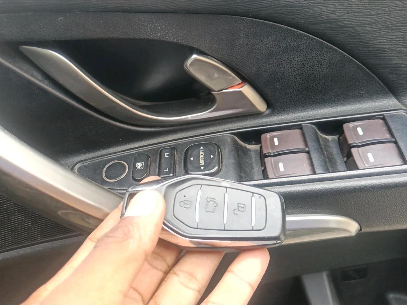 2021 Mahindra XUV500 W7, Diesel, Manual, 1,47,063 km, interior