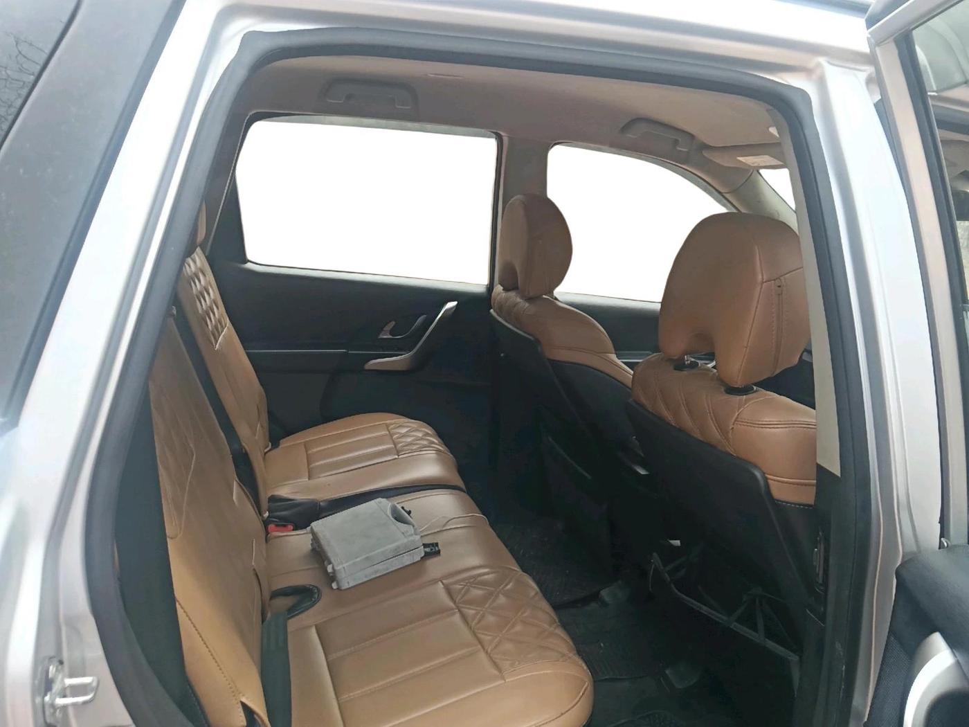 2021 Mahindra XUV500 W7, Diesel, Manual, 1,47,063 km, interior