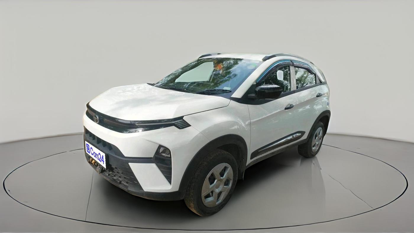 2026 Tata NEXON Smart Plus 1.2 Revotron 6 AMT, Petrol, Automatic, 1,810 km, exterior