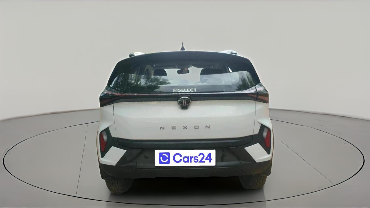 2026 Tata NEXON Smart Plus 1.2 Revotron 6 AMT, Petrol, Automatic, 1,810 km, exterior