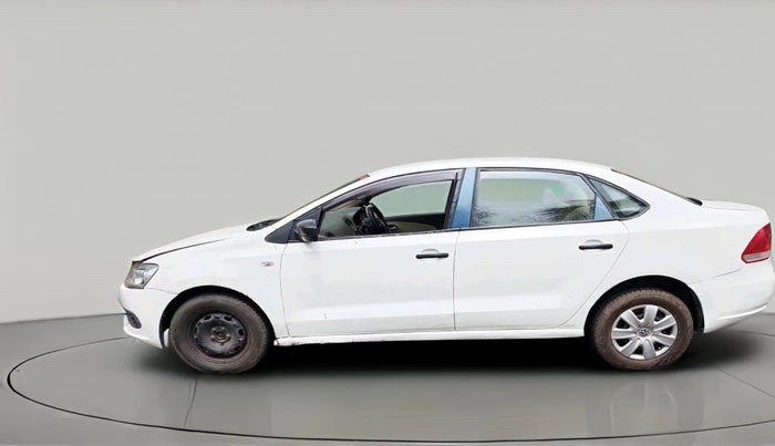 2011 Volkswagen Vento TRENDLINE 1.6, Petrol, Manual, 75,701 km, exterior