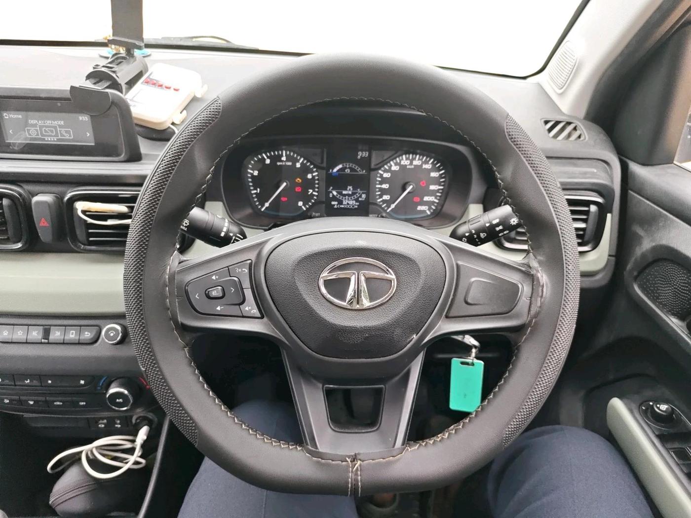 2022 Tata PUNCH ADVENTURE MT, Petrol, Manual, 32,489 km, interior
