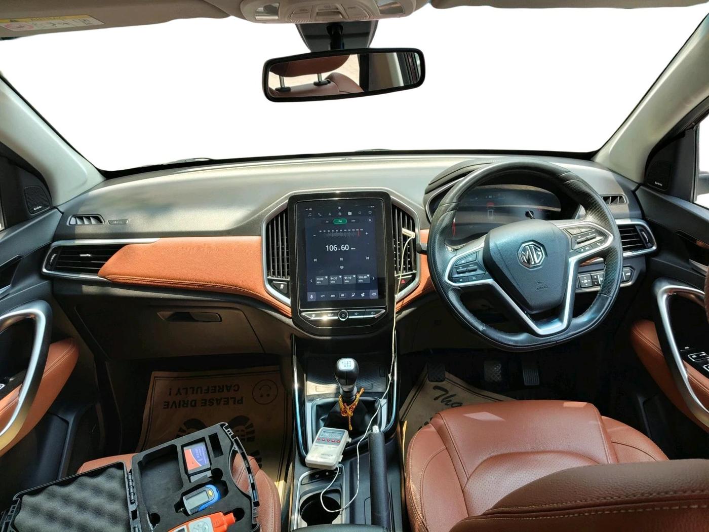 2021 MG HECTOR PLUS SHARP 2.0 DIESEL TURBO MT 6-STR, Diesel, Manual, 1,32,477 km, interior