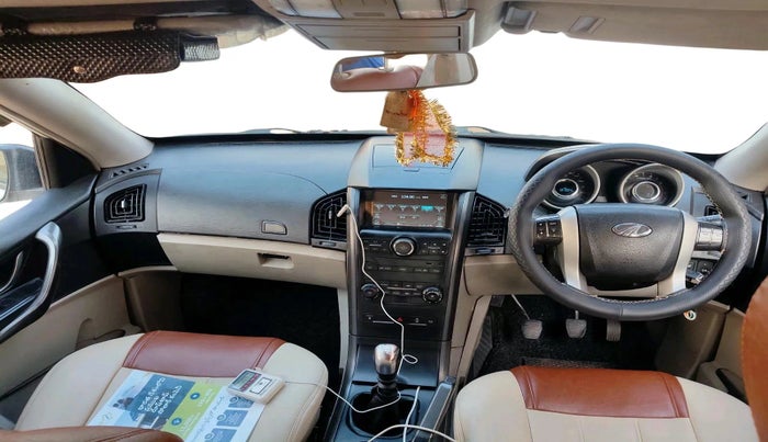 2017 Mahindra XUV500 W6, Diesel, Manual, 1,81,904 km, interior