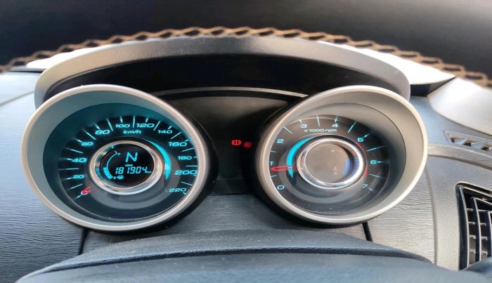 2017 Mahindra XUV500 W6, Diesel, Manual, 1,81,904 km, interior