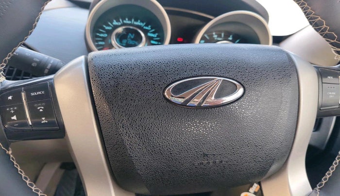 2017 Mahindra XUV500 W6, Diesel, Manual, 1,81,904 km, interior