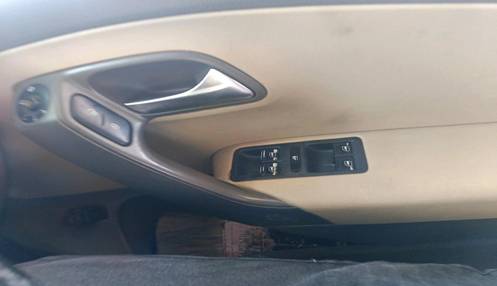 2015 Volkswagen Vento HIGHLINE DIESEL 1.5, Diesel, Manual, 1,19,891 km, interior