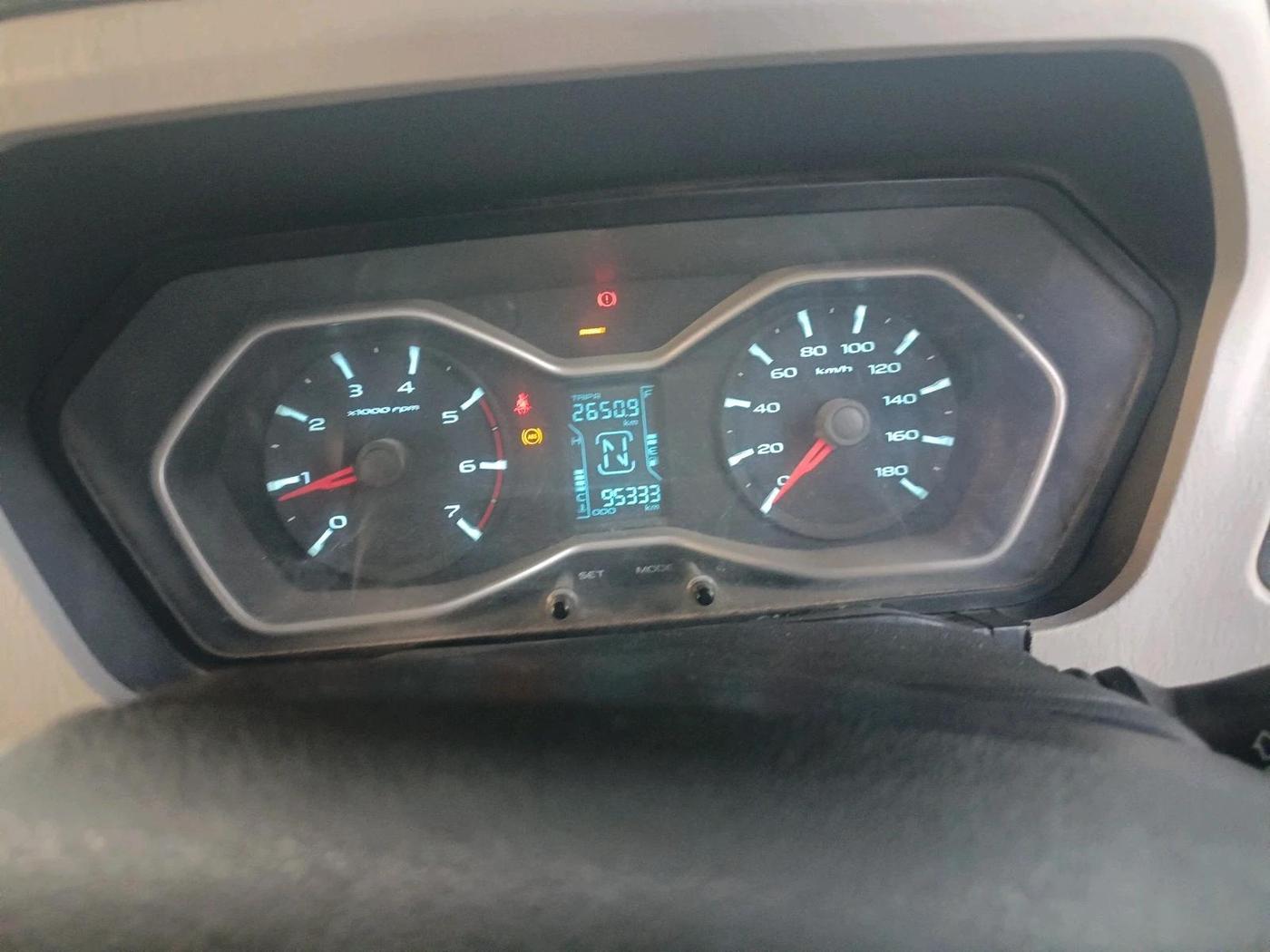 2017 Mahindra Scorpio S10, Diesel, Manual, 95,333 km, interior