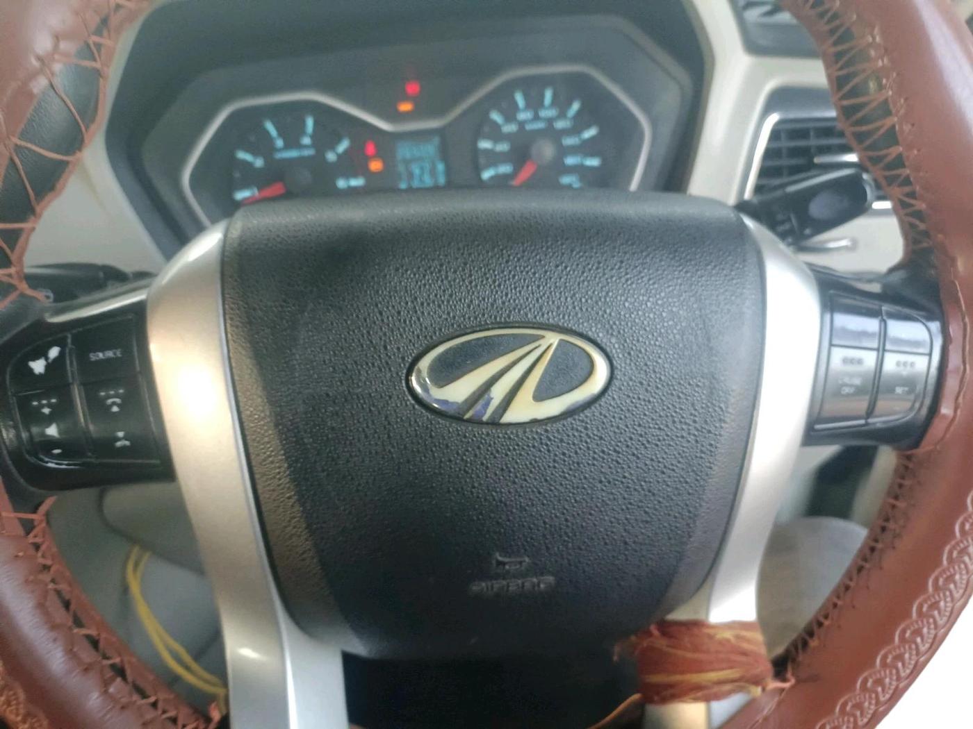 2017 Mahindra Scorpio S10, Diesel, Manual, 95,333 km, interior