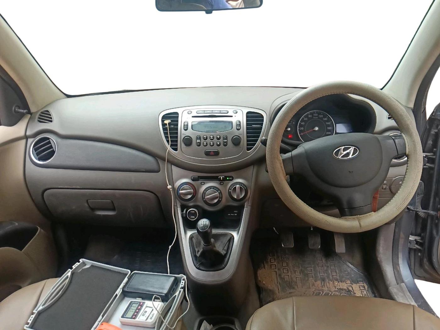 2016 Hyundai i10 SPORTZ 1.1, Petrol, Manual, 59,317 km, interior