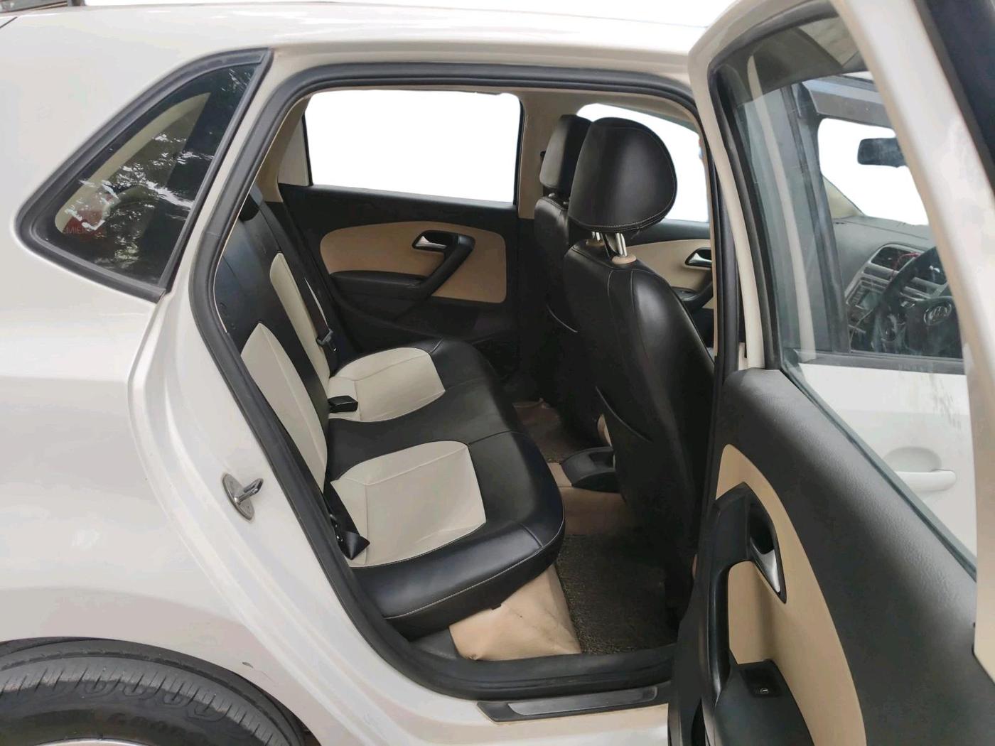 2015 Volkswagen Polo HIGHLINE1.2L, Petrol, Manual, 91,743 km, interior