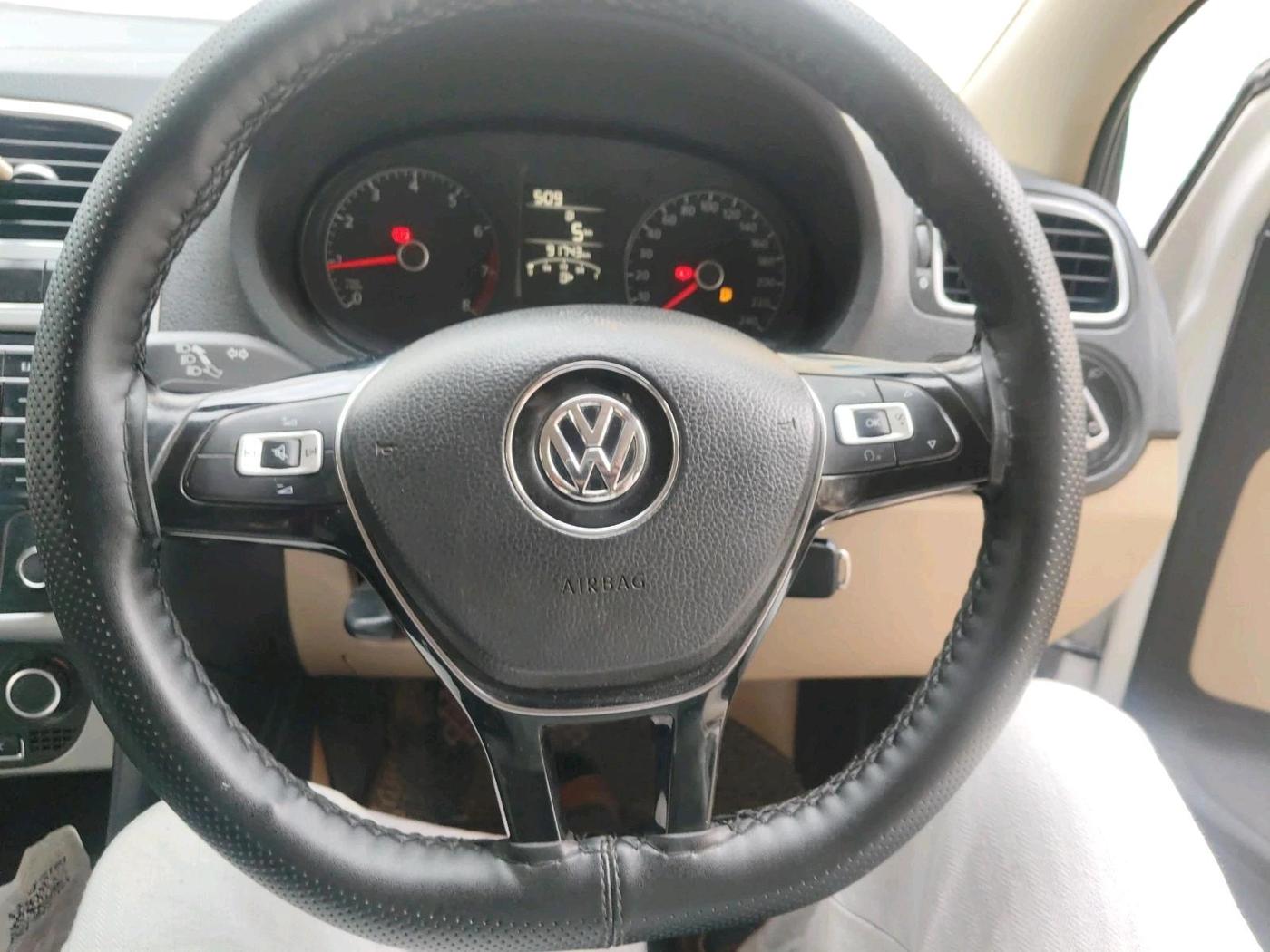 2015 Volkswagen Polo HIGHLINE1.2L, Petrol, Manual, 91,743 km, interior