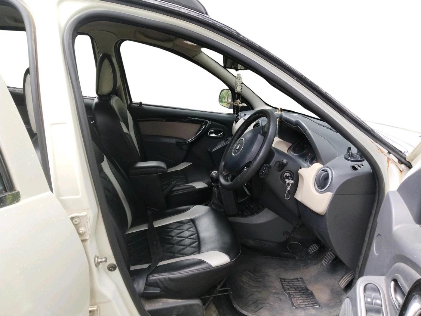 2012 Renault Duster 110 PS RXZ DIESEL, Diesel, Manual, 95,940 km, interior